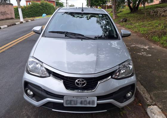 TOYOTA ETIOS 1.5 PLATINUM SEDAN 16V FLEX 4P AUTOMÁTICO